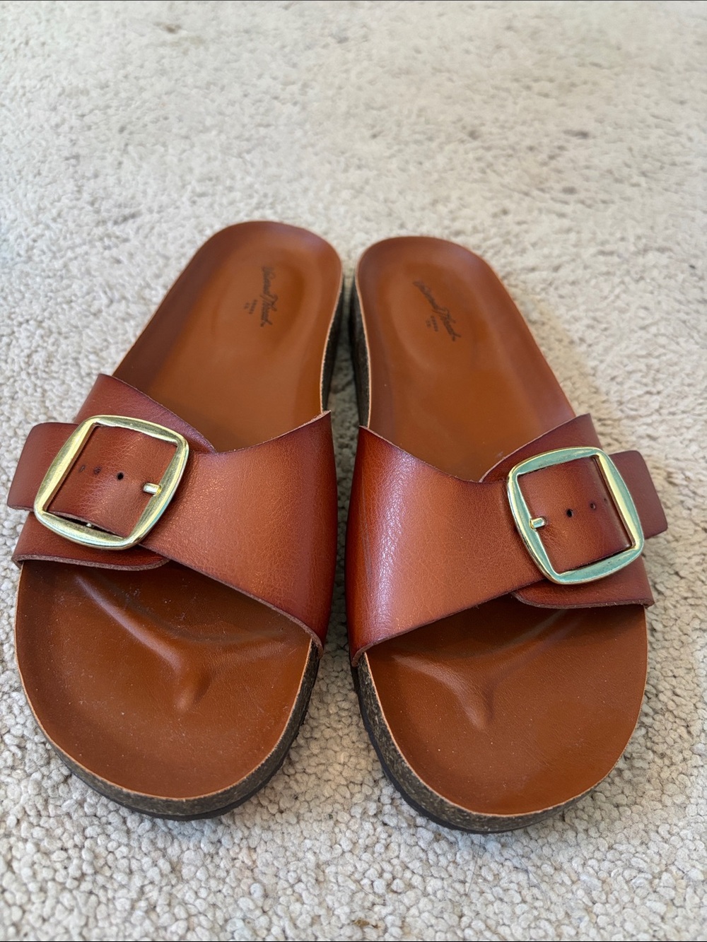 Universal threads brown sandals size 6